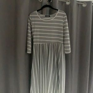 Maxi stripped dress with pockets Gray